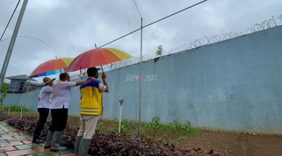 Lapas Narkotika Karang Intan dan Dinas PUPR Kab. Banjar Tinjau Tembok Keliling, Tindak Lanjut Peningkatan Keamanan
