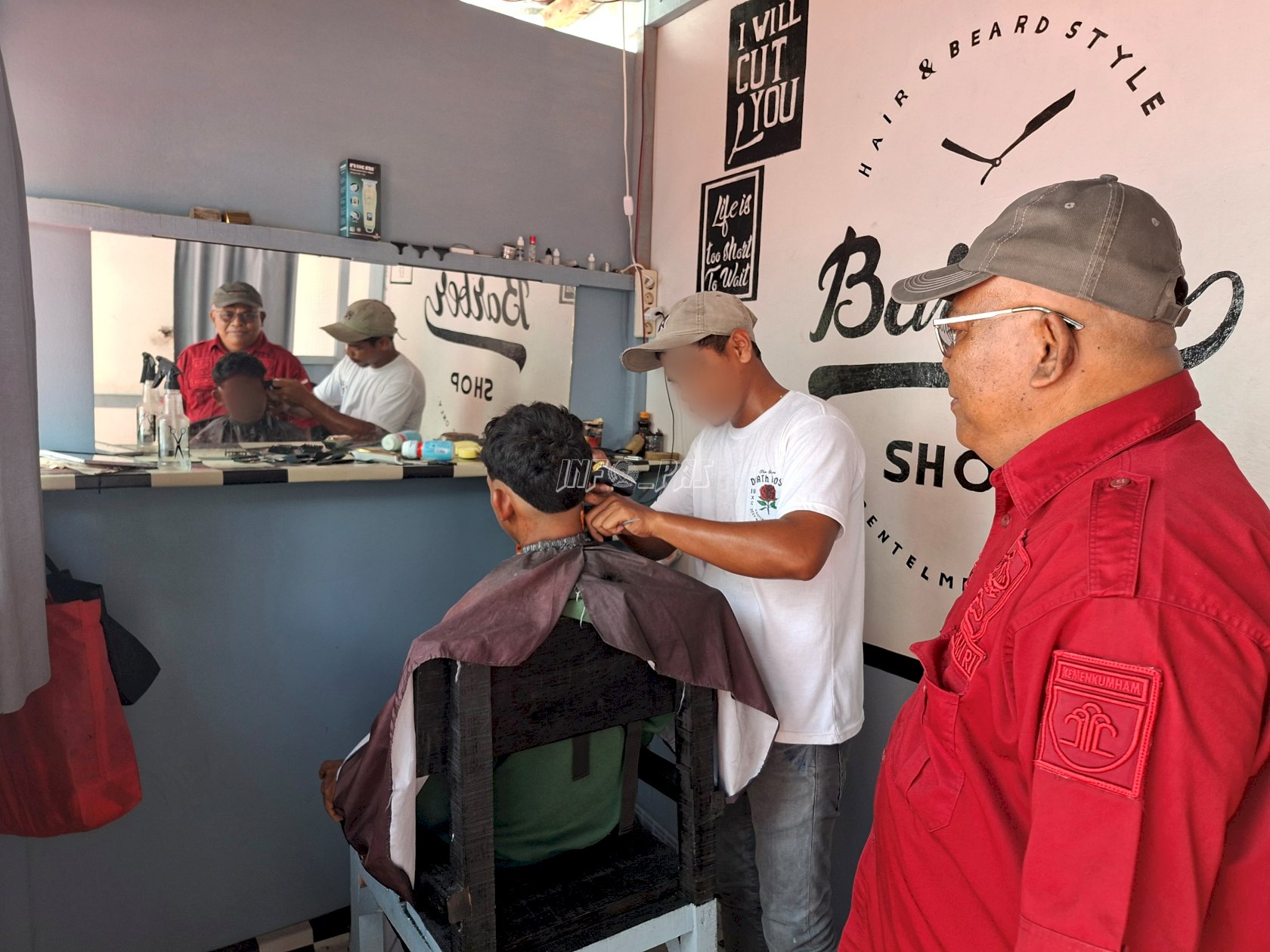 Kalapas Saparua Pantau UMKM Barbershop, Dorong Kemandirian Warga Binaan