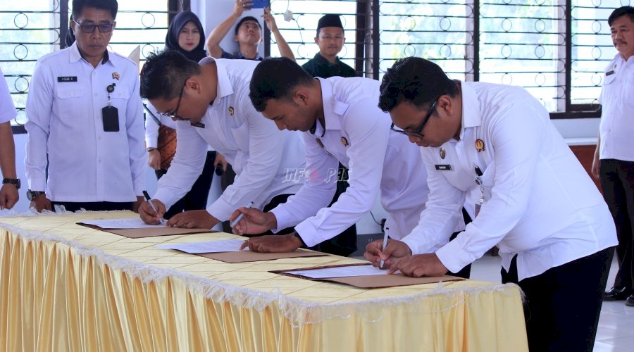 Lantik Empat PK Ahli Muda, Kakanwil Ditjenpas Sultra Tekankan Pentingnya Pemahaman KUHP Baru