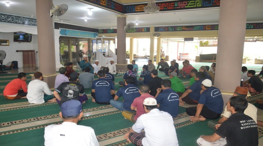 Warga Binaan Lapas Narkotika Muara Sabak Khusyuk Dengarkan Kajian ’Iman dan Amal’
