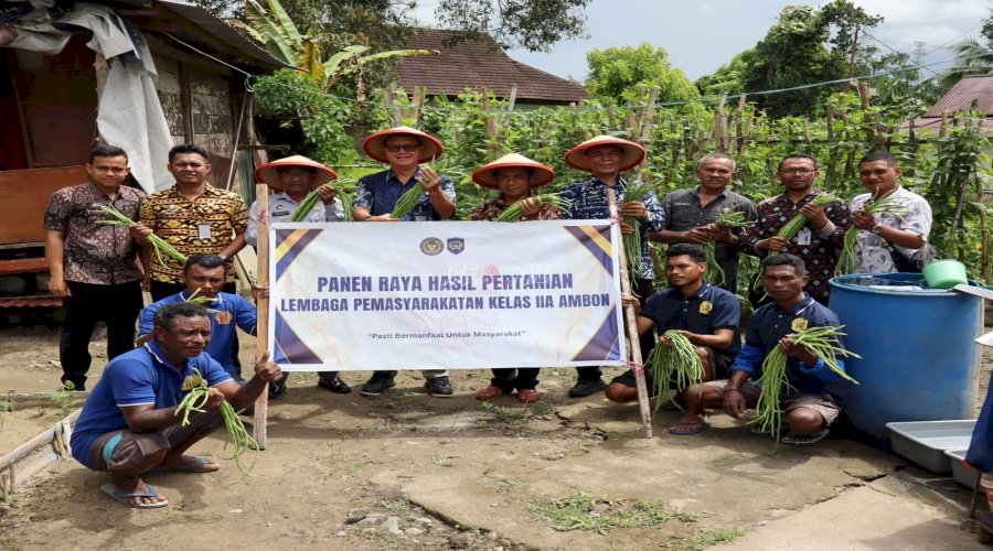 Sukses Pembinaan Kemandirian, Lapas Ambon Panen 50 Kg Kacang Panjang