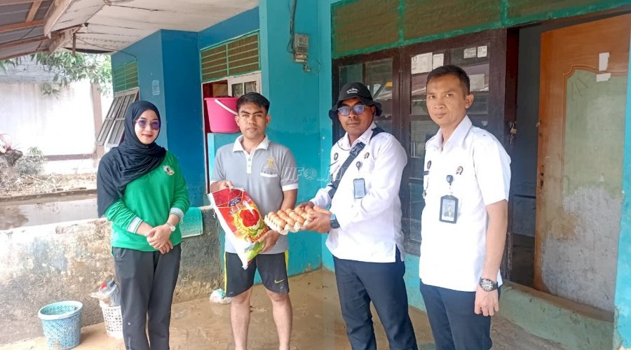 Lapas Tolitoli Serahkan Bantuan kepada Petugas Terdampak Banjir