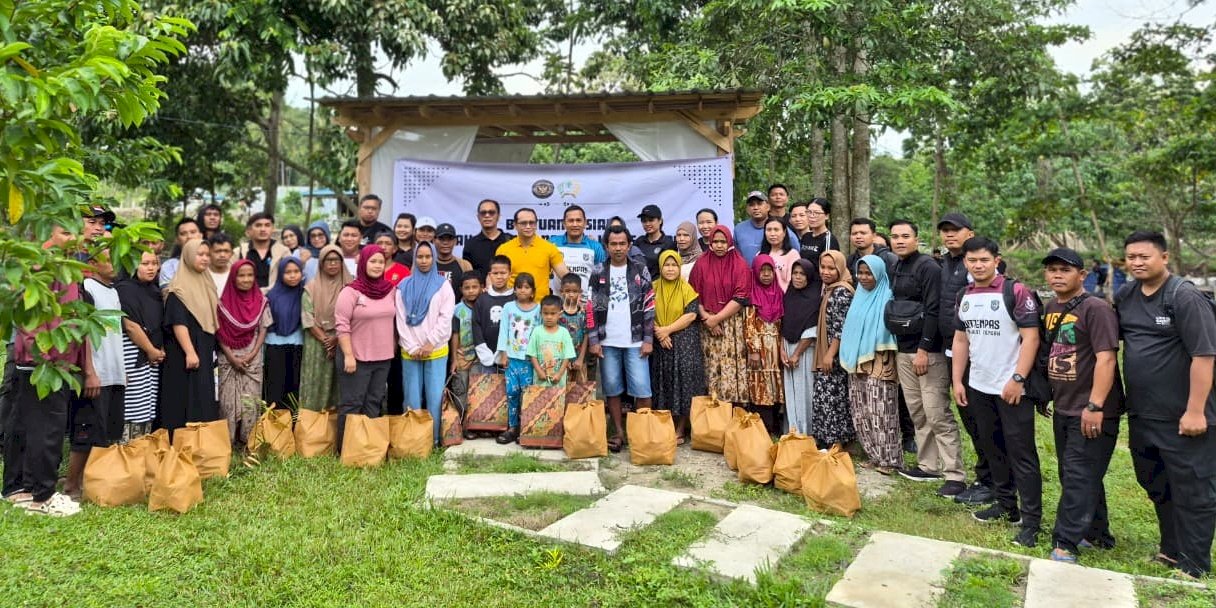 Rutan Palu Bagikan 25 Paket Bansos bagi Warga di Desa Bale, Donggala