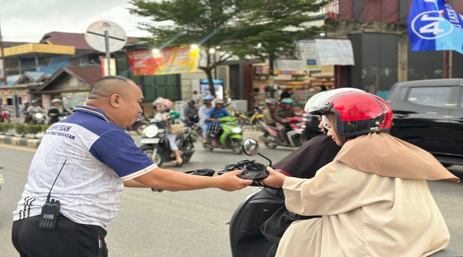 Petugas Lapas Kotabaru Berbagi Makanan Siap Saji Setiap Jumat
