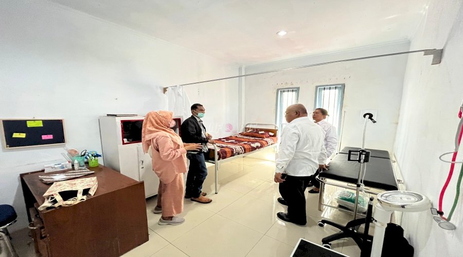 Pengurusan Izin Operasional Klinik, Lapas Saparua Sambut Tim Visitasi Dinkes Kab. Malteng