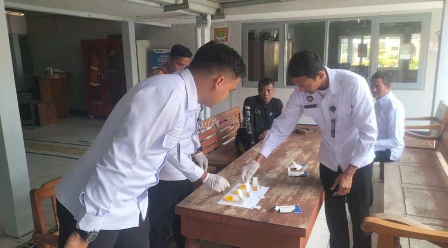  Bapas Pati dan Rutan Blora Bersinergi Gelar Tes Urine Petugas