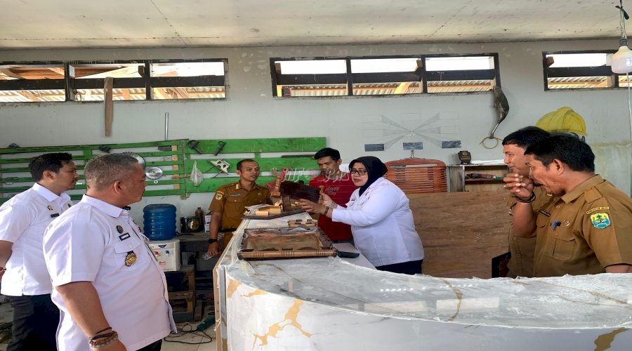 Lapas Leok Sambut Kepala Disnakertrans Kab. Buol, Puji Hasil Karya Warga Binaan