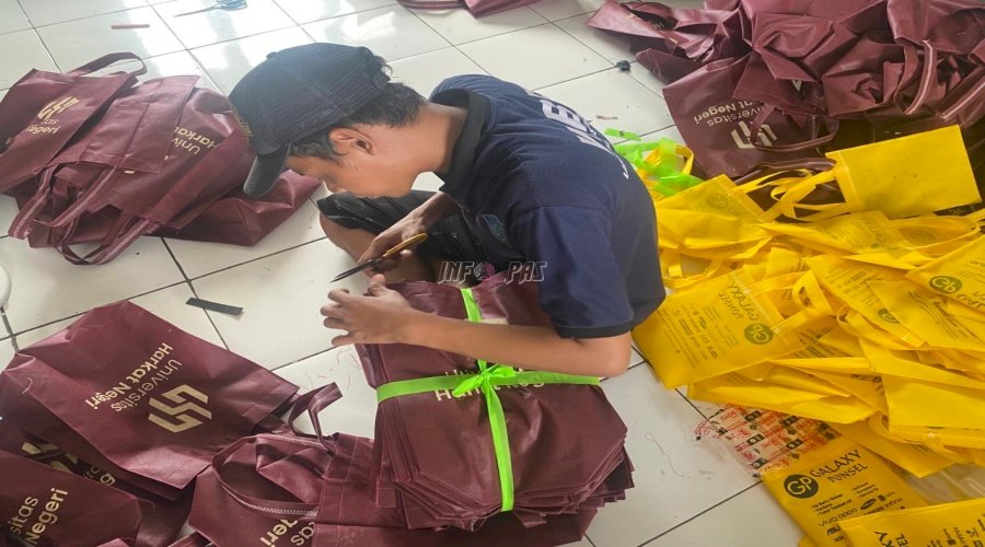 Lapas Brebes Kirim 1.000 Goodie Bag Pesanan Universitas Harkat Negeri Tegal