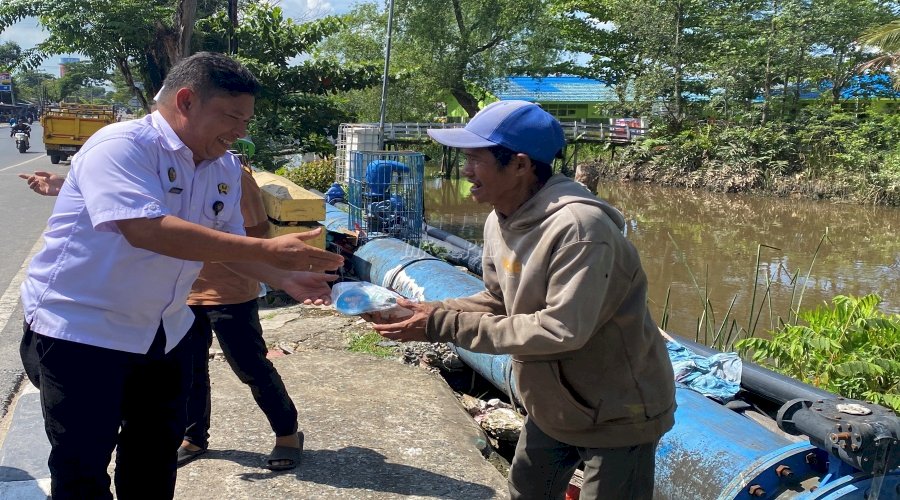 Aksi Sosial On the Road, Lapas Banjarmasin Bagikan 50 Nasi Bungkus kepada Masyarakat