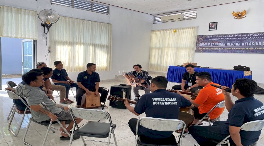 Salurkan Bakat dan Minat Warga Binaan, Rutan Tanjung Fasilitasi Pelatihan Bermusik