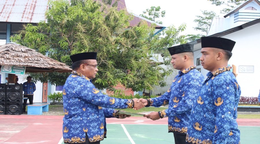 Dua Petugas Lapas Piru Raih Penghargaan atas Prestasi dan Dedikasi Tinggi