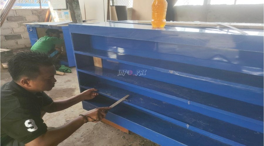 Warga Binaan Lapas Banjarmasin Buat Meja Kasir dan Etalase Pesanan Konsumen dari Bahan HPL