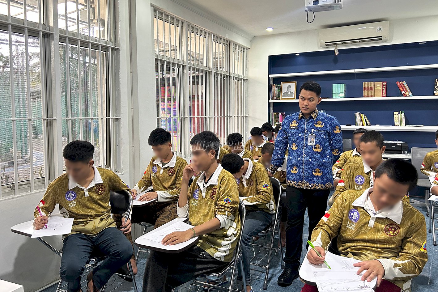 Warga Binaan Lapas Cibinong Asah Kreativitas Lewat Sketsa Lukisan