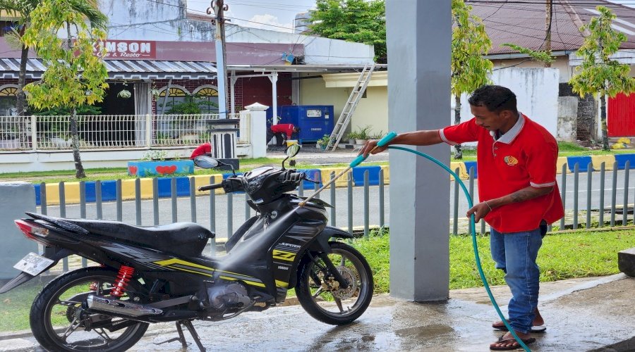 Solusi Kendaraan Bersih, Warga Binaan Lapas Tual Terampil Cuci Kendaraan