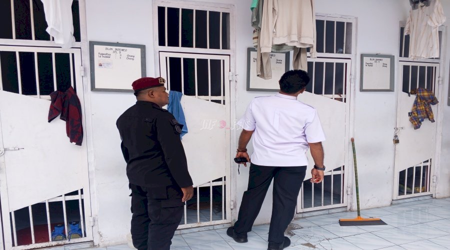 Pastikan Zero Peredaran Barang Terlarang, Lapas Namlea Sidak Blok Warga Binaan