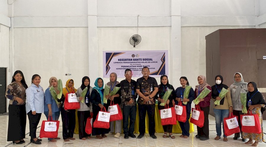 Semarakkan Hari Bakti Kemenimipas, Lapas Luwuk Gelar Pengecekan Kesehatan Gratis dan Serahkan Bansos