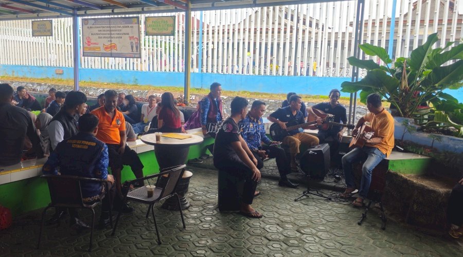  Alunan Akustik Ciptakan Nuansa Humanis Saat Kunjungan di Lapas Pangkalpinang