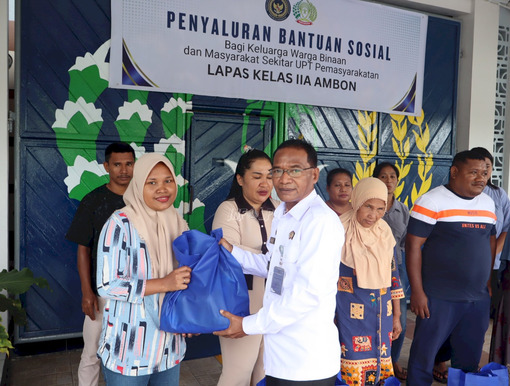Hari Bakti Kemenimipas, Lapas Ambon Beri Bantuan untuk Keluarga Warga Binaan