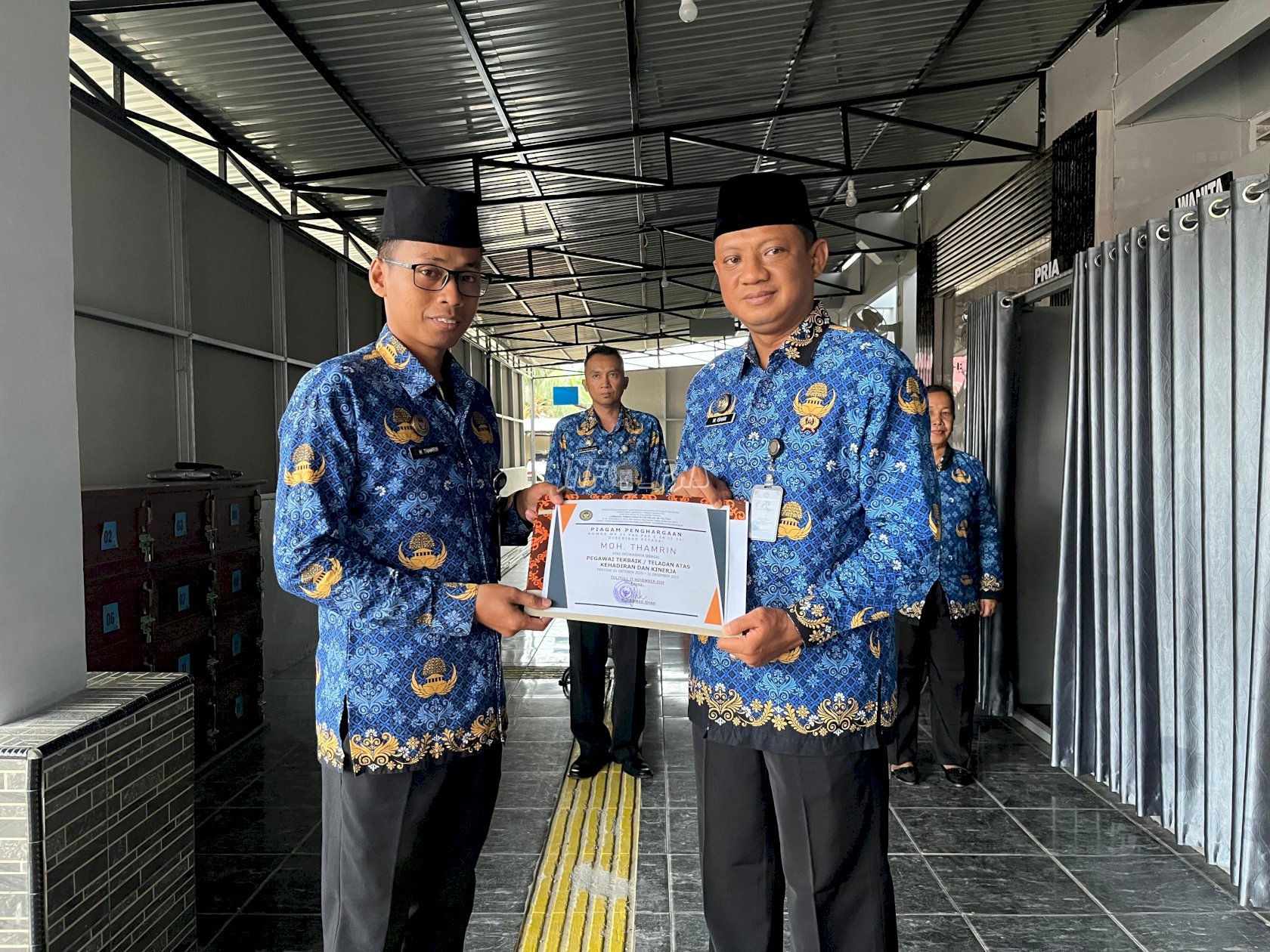 Pegawai Teladan Lapas Tolitoli Terima Penghargaan atas Dedikasi dan Disiplin Kinerja