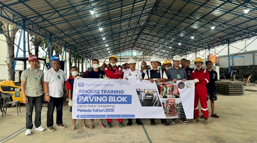 Lapas Kelas I Tangerang Latih Warga Binaan Produksi Paving Block Standar Industri