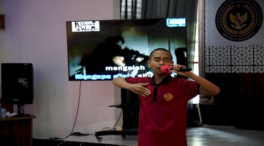 Suara Merdu di Balik Jeruji, Lomba Karaoke Warnai Hari Bakti Kemenimipas