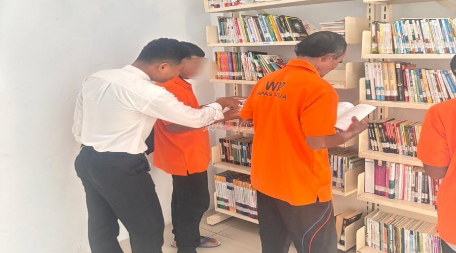 Penuhi Hak Warga Binaan, Lapas Saparua Beri Akses Literasi Perpustakaan