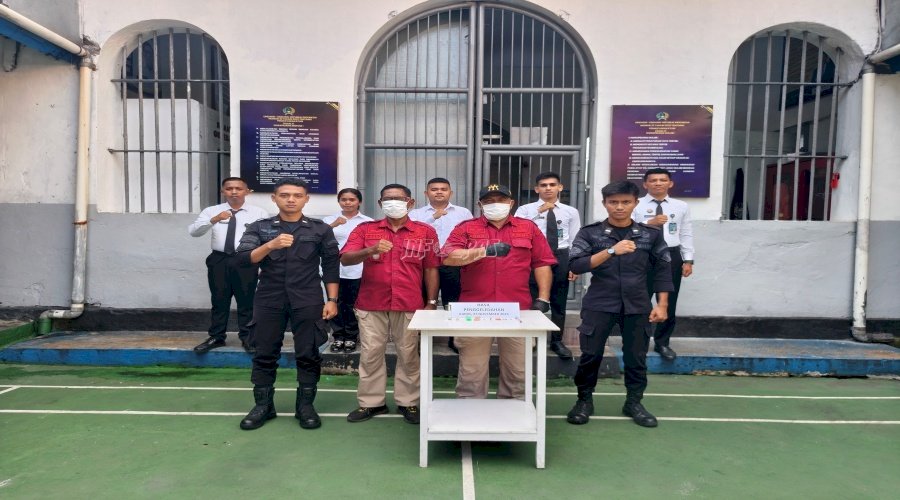 Tingkatkan Disiplin Warga Binaan, Lapas Bandanaira Razia Kamar Hunian