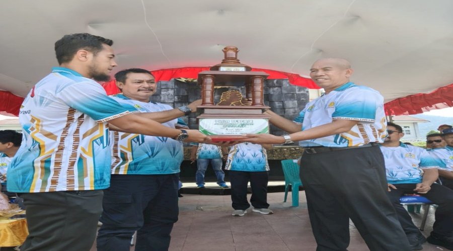 Piala “Kawarbin” Karya Warga Binaan Lapas Tolitoli Jadi Piala Umum PORKAB Ke-2 Kab. Tolitoli Tahun 2025