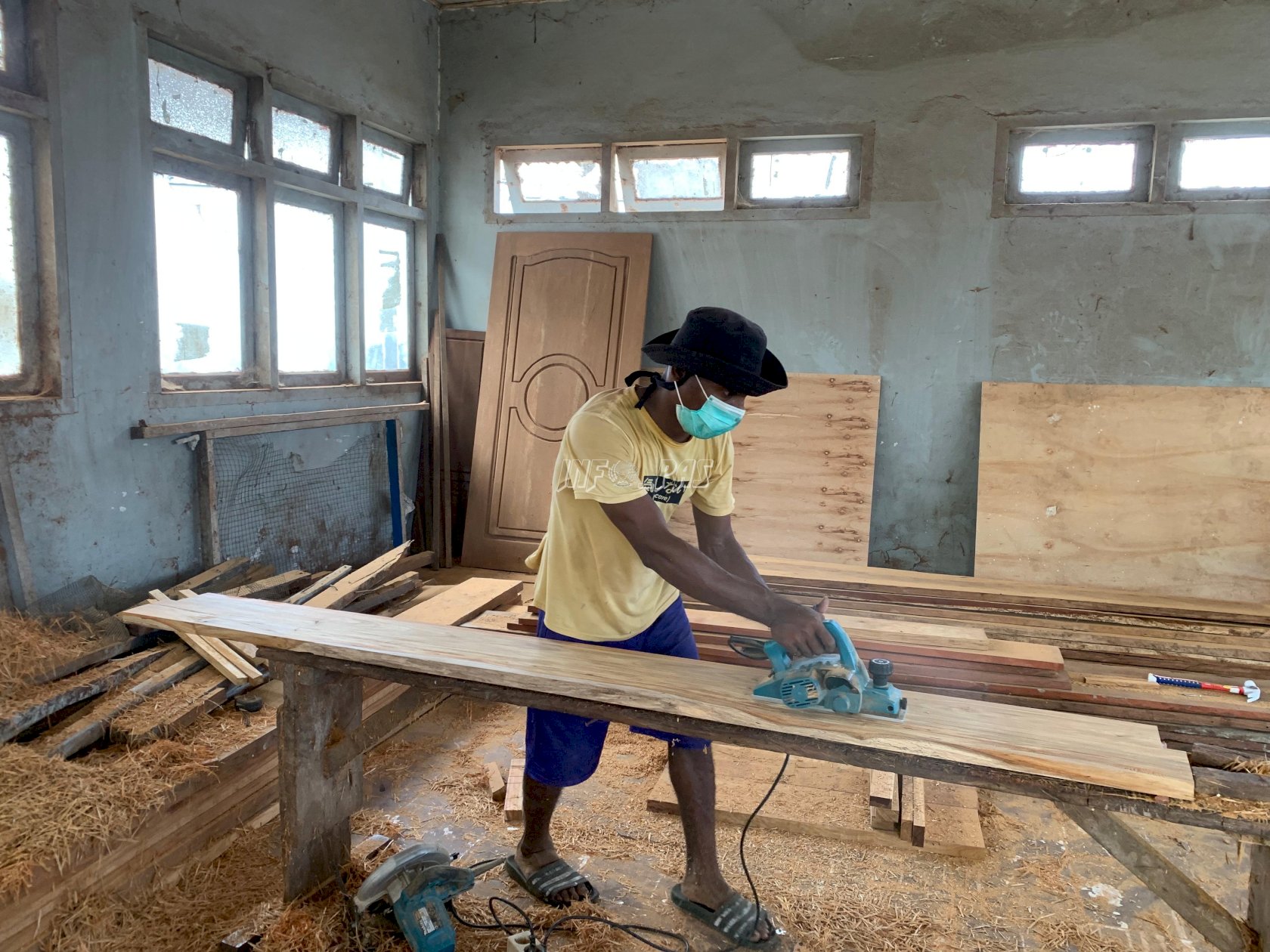 Pelatihan Mebel Lapas Saumlaki, Warga Binaan Mulai Produksi Kursi dan Tempat Tidur