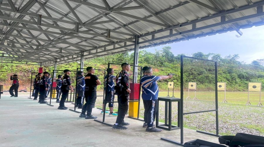 Targetkan Kekompakan dan Disiplin, Bapas Tanjungpandan Gembleng Petugas di Satbrimob Polda Kep. Babel