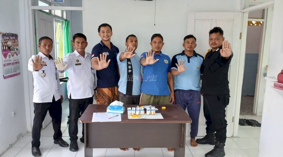 Deteksi Dini Penyalahgunaan Narkoba, Lapas Piru Tes Urine Petugas dan Warga Binaan  