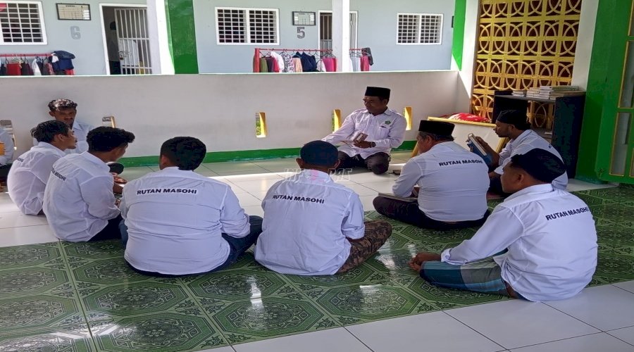 Tausiah di Masjid Rutan Masohi Bentuk Karakter Positif Warga Binaan