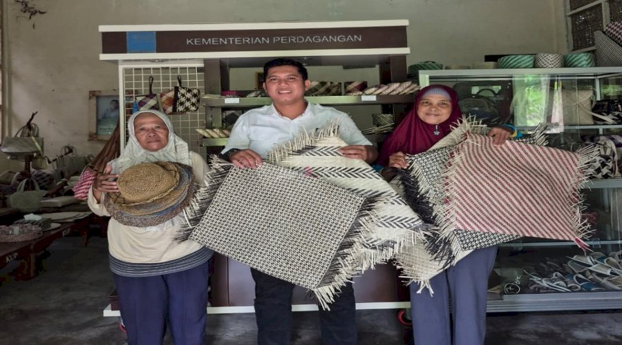 Tingkatkan Kemandirian Warga Binaan, Rutan Kebumen Gandeng Rumah Sentra Produksi Anyaman Pandan