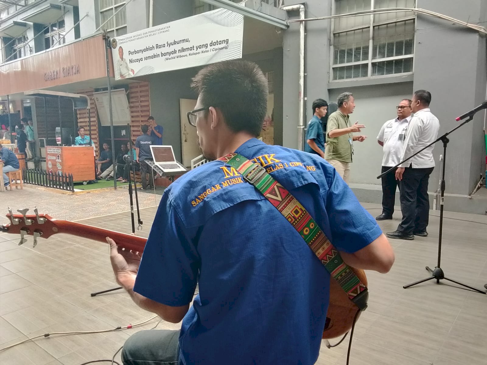 Irama Perubahan, Latucip Band Hibur Pengunjung dan Warga Binaan Lapas Cipinang