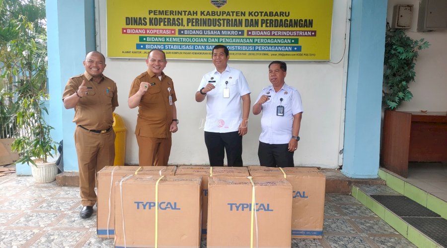 Dukung UMKM dan Pelatihan Kemandirian, Lapas Kotabaru Terima Mesin Jahit dari Diskopindag Kab. Kotabaru 
