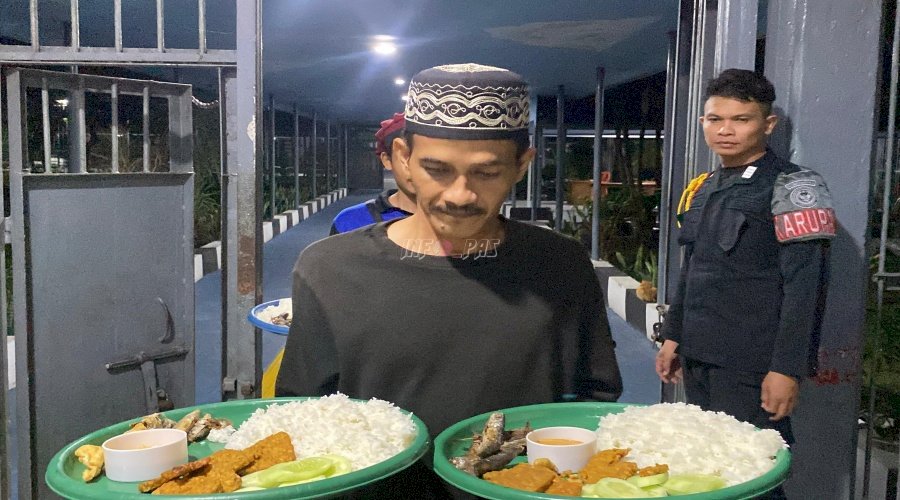 Wujud Kepedulian, Lapas Narkotika Karang Intan Gelar Sedekah Malam Jumat ke Seluruh Blok Hunian