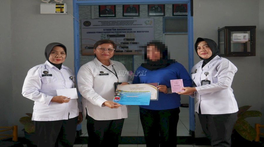 Bekal Hidup Jelang Bebas, Lapas Perempuan Martapura Serahkan Sertifikat dan Premi bagi Warga Binaan