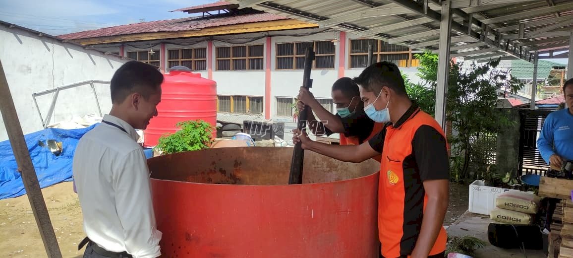 Pembinaan Ramah Lingkungan, Warga Binaan Lapas Banjarmasin Olah Limbah Jadi Pupuk