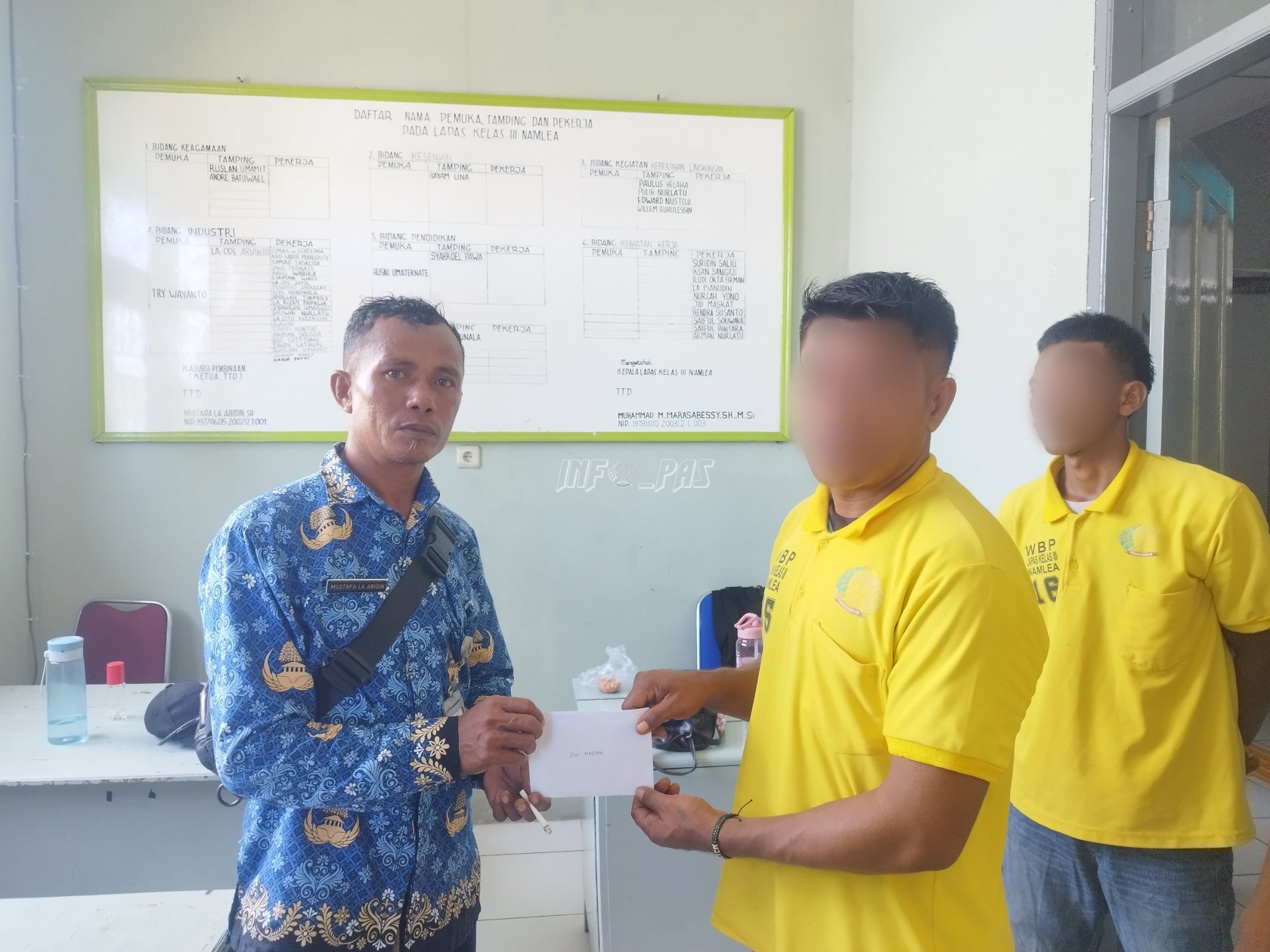 Penuhi Hak Warga Binaan, Lapas Namlea Salurkan Premi dari Hasil Panen Sawi