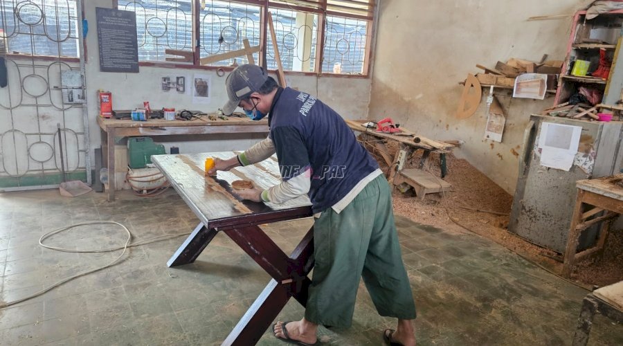  Yumin Kafe Kembali Pesan Meja Makan Karya Warga Binaan Lapas Pangkalpinang