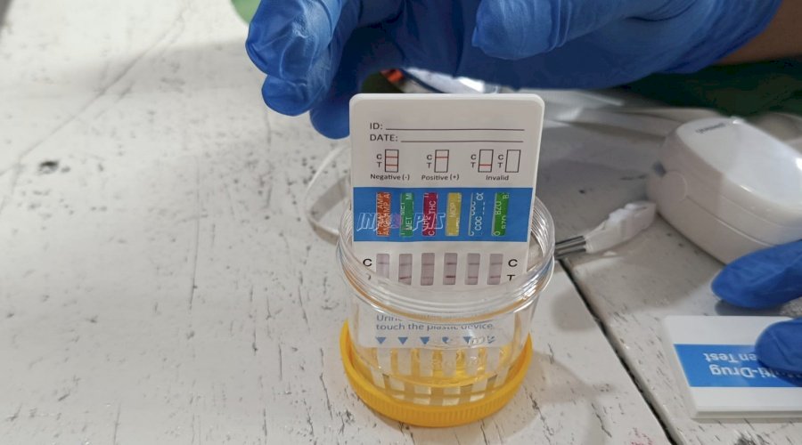 Deteksi Dini Berantas Narkoba, Lapas Wahai Tes Urine Penghuni Baru