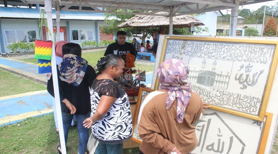 Stan Produk Kemandirian Warga Binaan Jadi Daya Tarik Pengunjung di Lapas Piru