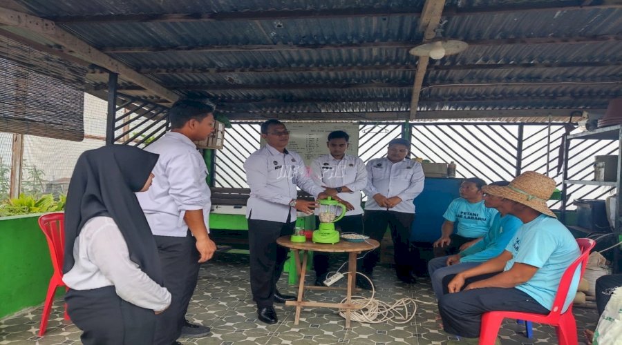 Kembangkan Keterampilan Warga Binaan, Kalapas Banjarbaru Berikan Pelatihan Pembuatan Pupuk dari Cangkang Telur 