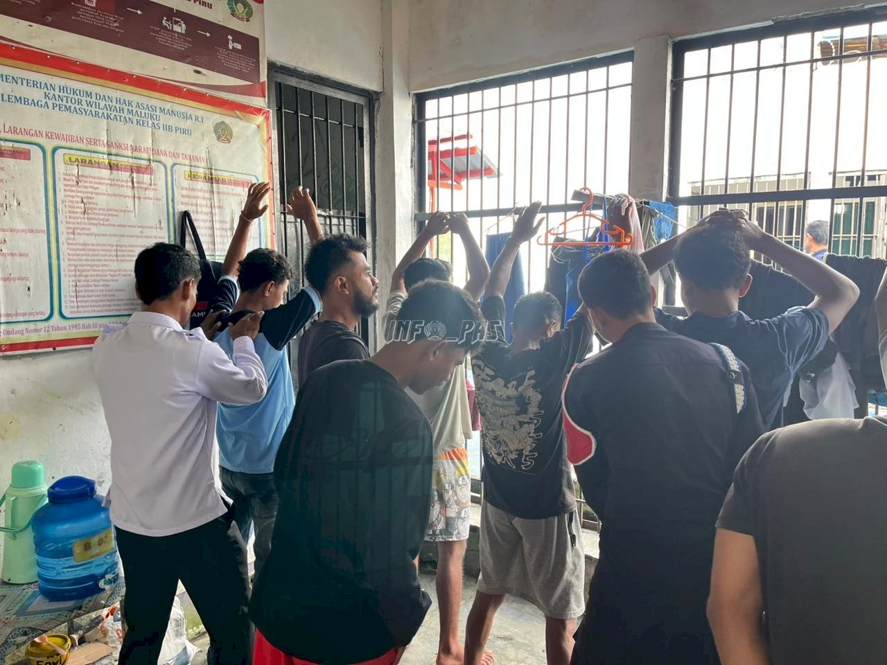 Pastikan Kamtib Tetap Terjaga, Lapas Piru Geledah Kamar Hunian di Akhir Tahun