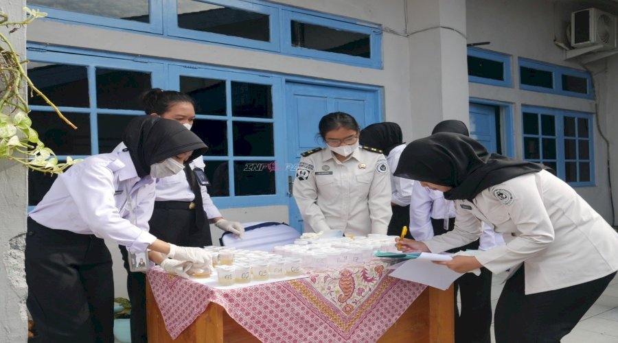 Cegah Peredaran Narkoba, Petugas dan Warga Binaan Lapas Perempuan Martapura Jalani Tes Urine