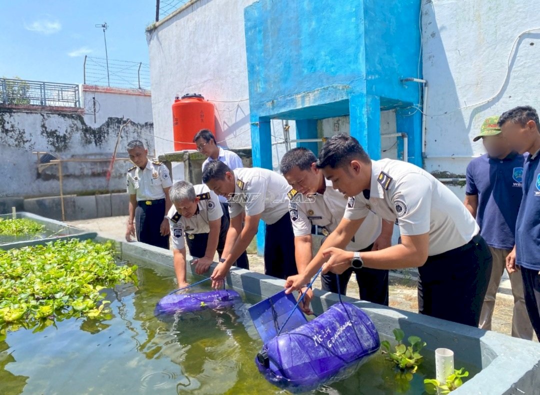 Tebar 2.000 Benih Lele, Lapas Brebes Perkuat Pembinaan Kemandirian Warga Binaan