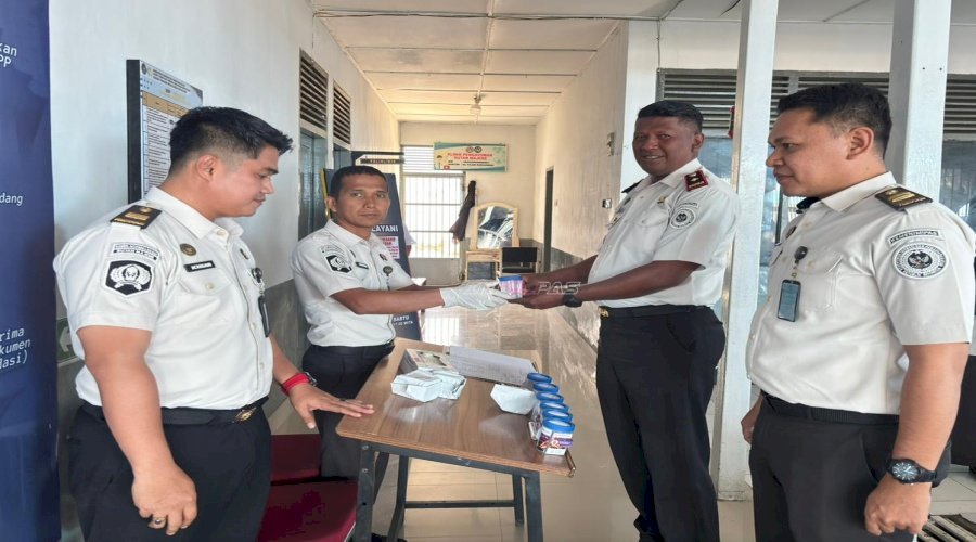 Perkuat Pengawasan Internal, Rutan Majene Tes Urine Acak Petugas dan Warga Binaan