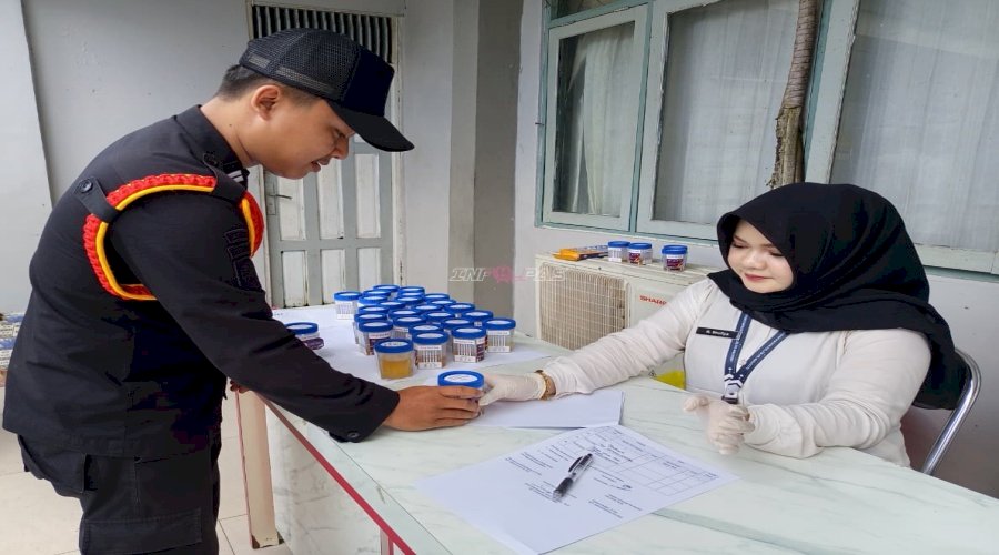 Wujudkan Lingkungan Bersih dari Narkoba, Lapas Amuntai Tes Urine Warga Binaan dan Petugas