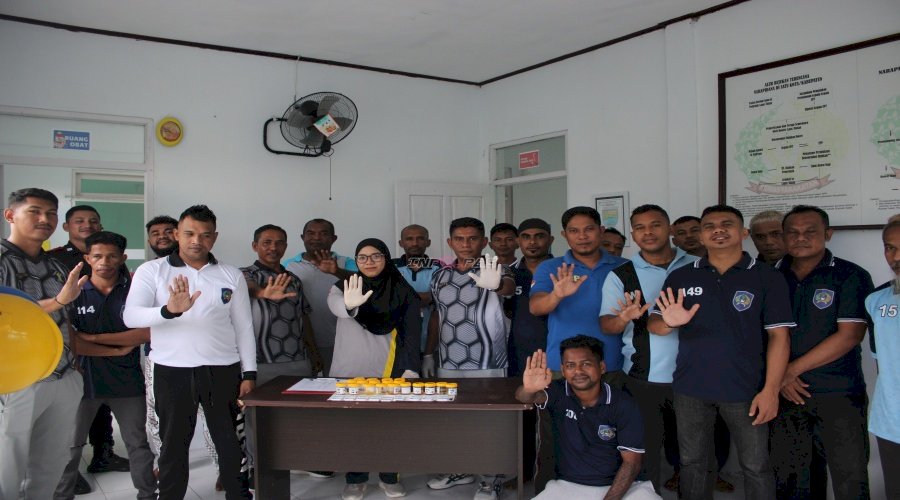 Lapas Piru Tegaskan Komitmen Zero Narkoba melalui Tes Urine Warga Binaan dan Petugas