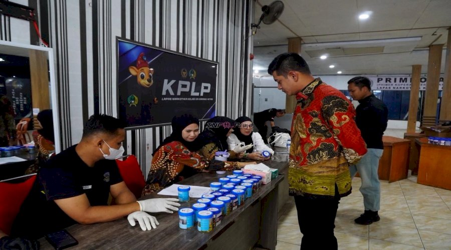 Bersih dari Narkoba, Lapas Narkotika Karang Intan Tes Urine Ratusan Petugas dan Ribuan Warga Binaan